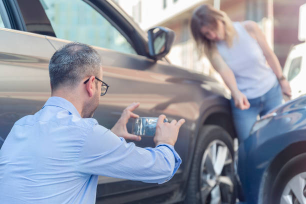 Professional Commercial Auto Insurance technician working in Lake Land'Or, VA